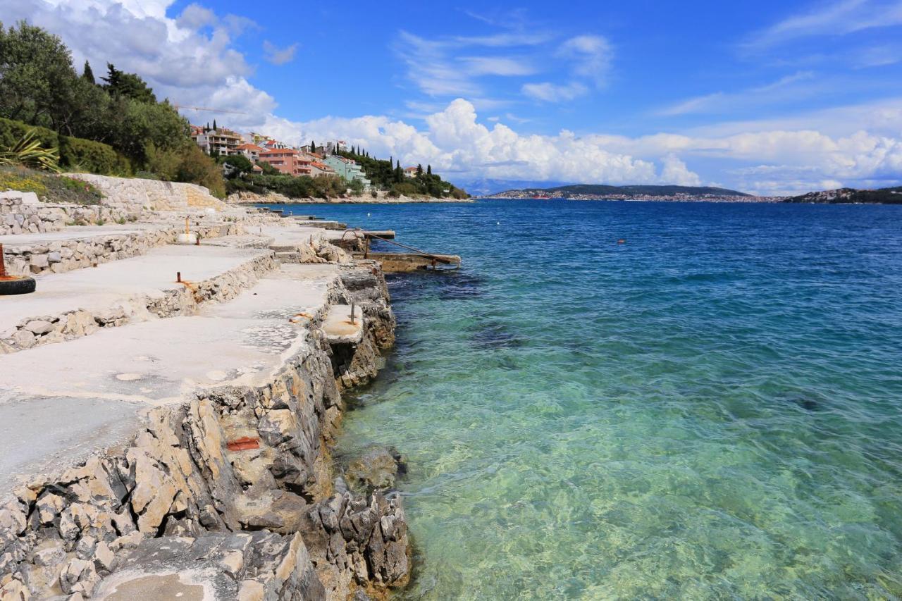 Apartments By The Sea Seget Vranjica, Trogir - 10328 외부 사진
